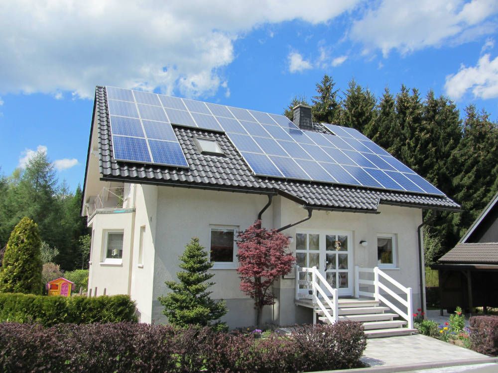 Einfamilienhaus mit PV-Anlage